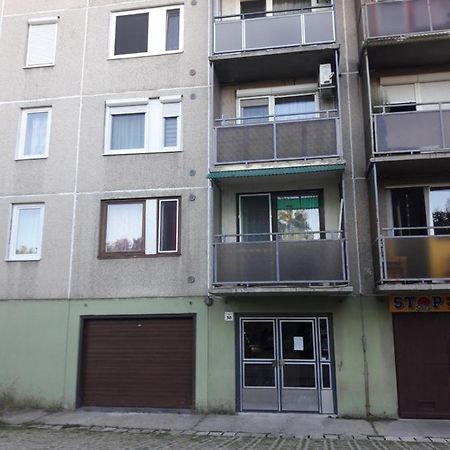 Studio+19 Apartman Kazincbarcika Exteriör bild